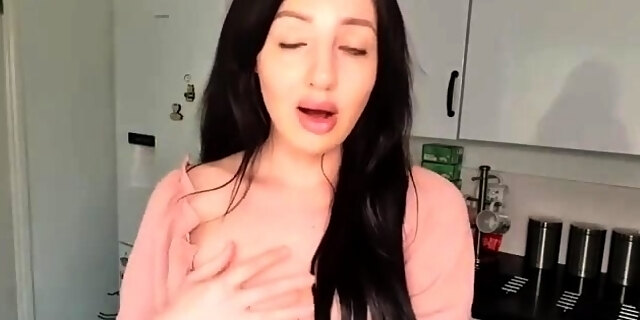 brunette,masturbation,mom,solo,tattooed,teen